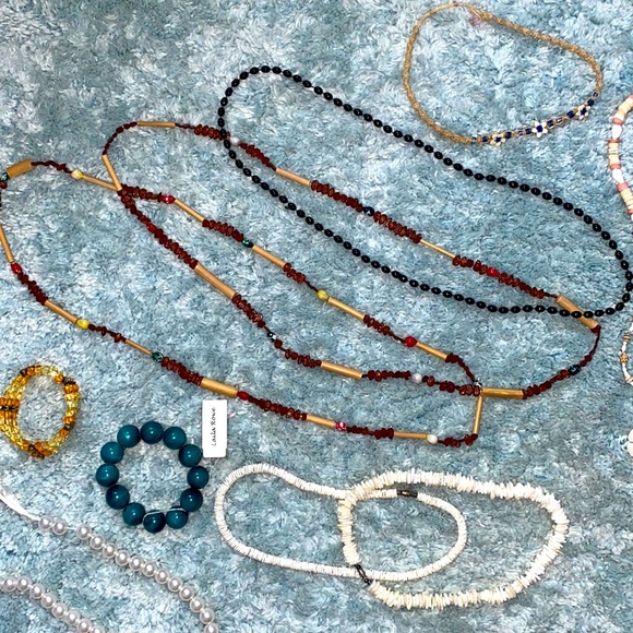 Necklaces, chokers, bracelets - Picture 5 of 5